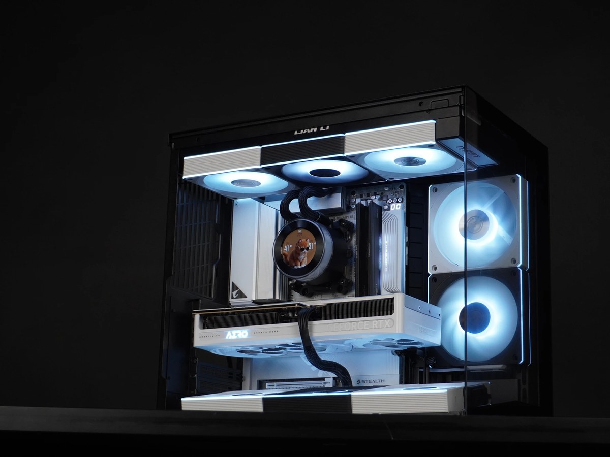 9800X3D Paired With 9070XT Red Devil